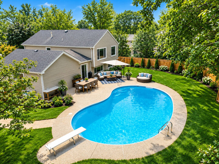 Property Photo: 805 Indigo Court IL 60047