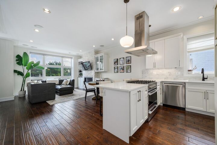 Property Photo:  1908 W Belmont Avenue 3  IL 60657 