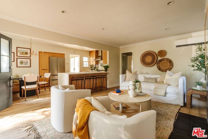 Property Photo: 3540 Maplewood Avenue CA 90066