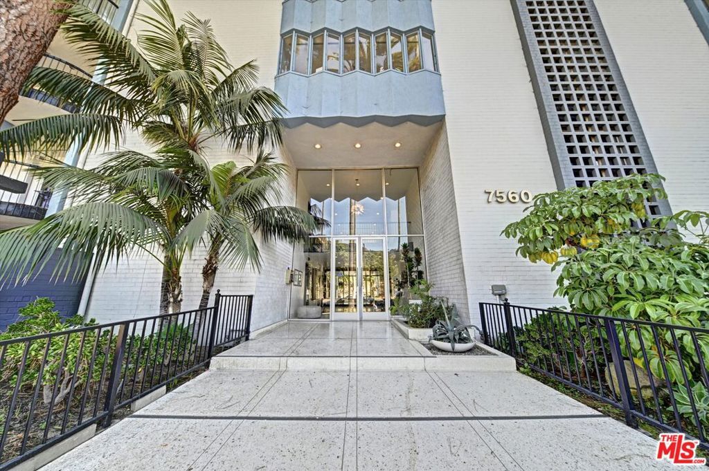 Property Photo:  7560 Hollywood Boulevard 106  CA 90046 