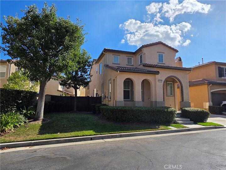 Property Photo: 28930 Via Adelena CA 91354
