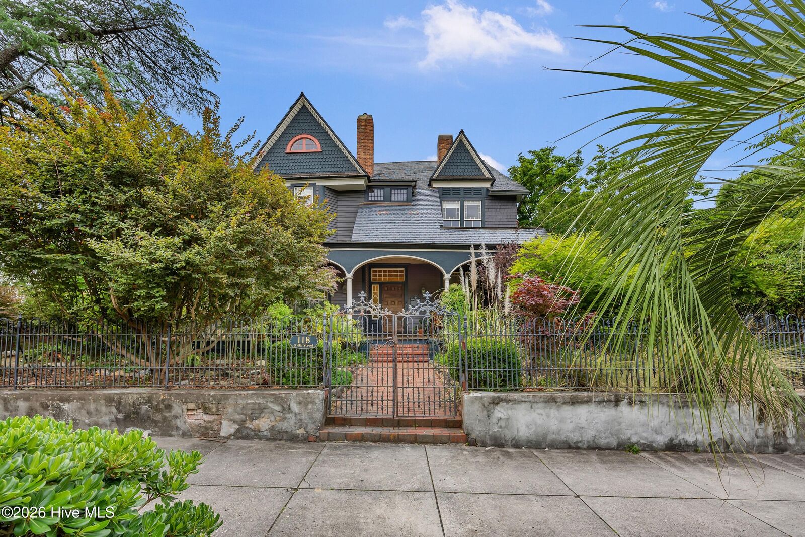 Property Photo:  118 S 4th Street  NC 28401 