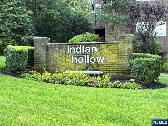 Property Photo:  132 Indian Hollow Court  NJ 07430 