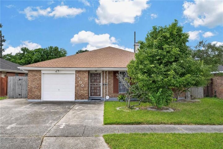Property Photo:  2300 Potomac Drive  LA 70072 