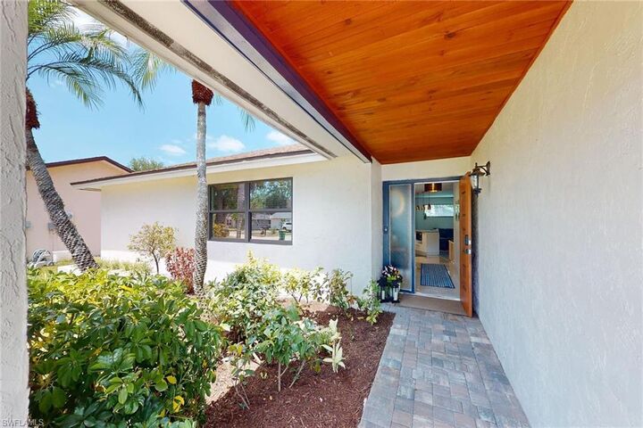 Property Photo: 4517 Parrot Ave FL 34104
