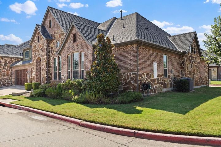 Property Photo: 8613 Shallowford Lane TX 75070