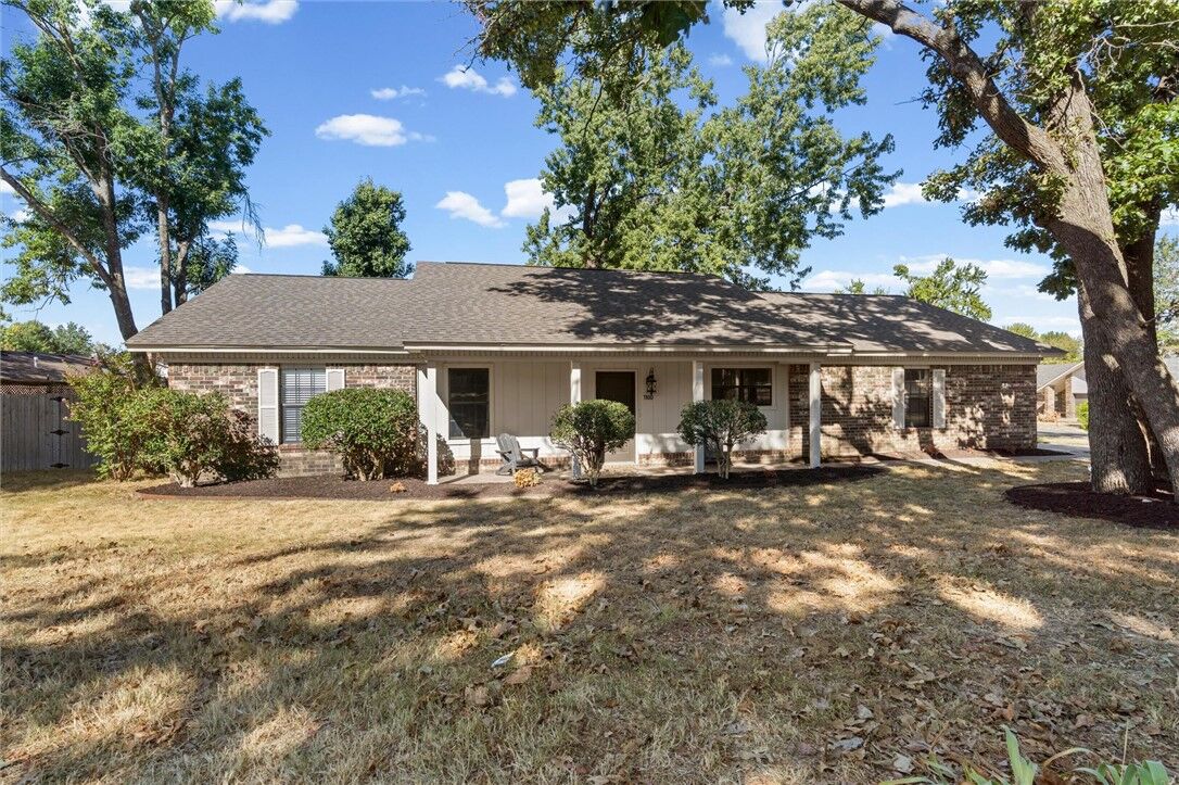 Property Photo:  1100 S 27th Street  AR 72758 