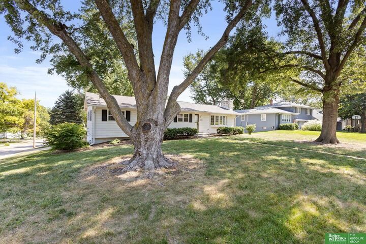 Property Photo: 3505 S 105th Avenue NE 68124