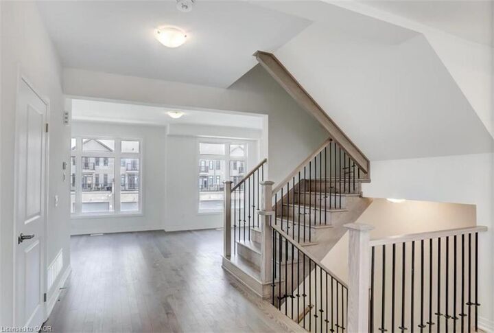 Property Photo:  10 Freedom Crescent 16  ON L0R 1W0 