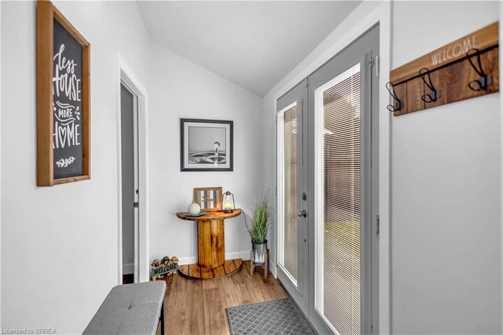 Property Photo:  114 King Street 3  ON N0E 1A0 