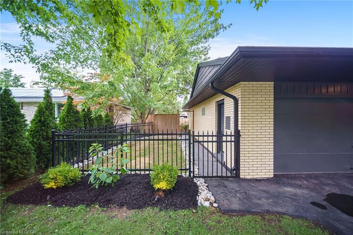 Property Photo:  220 Claremont Avenue  ON N2M 2R1 