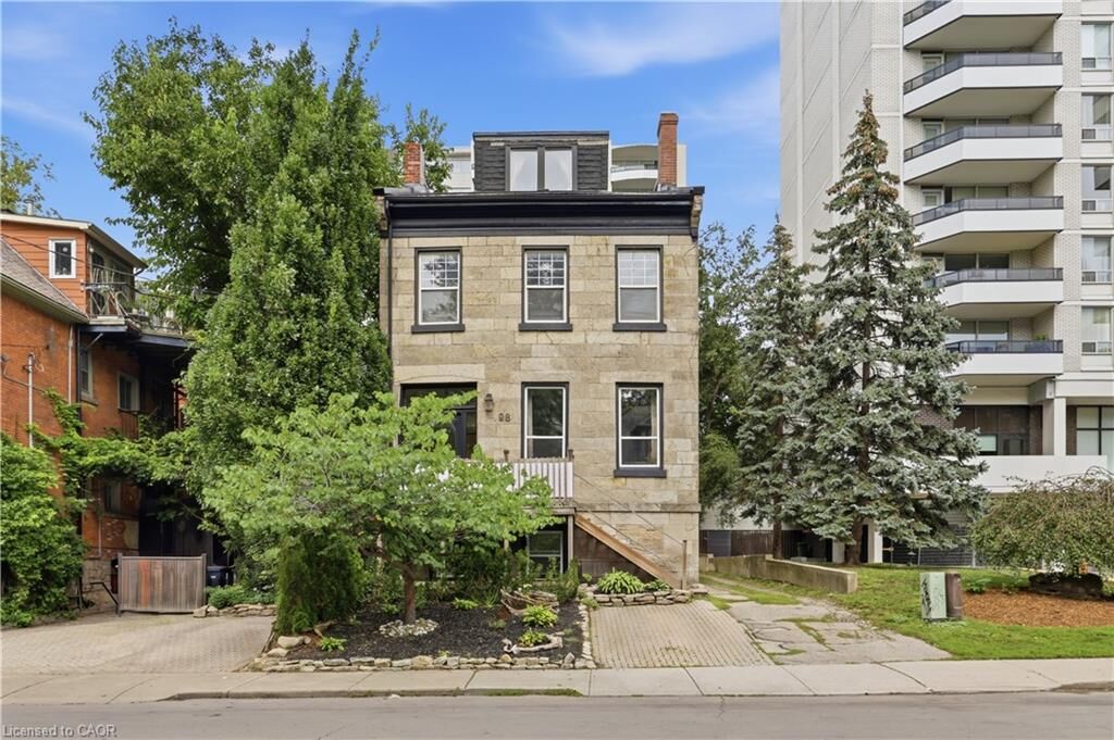 Property Photo:  98 Duke Street 2nd  ON L8P 1X5 