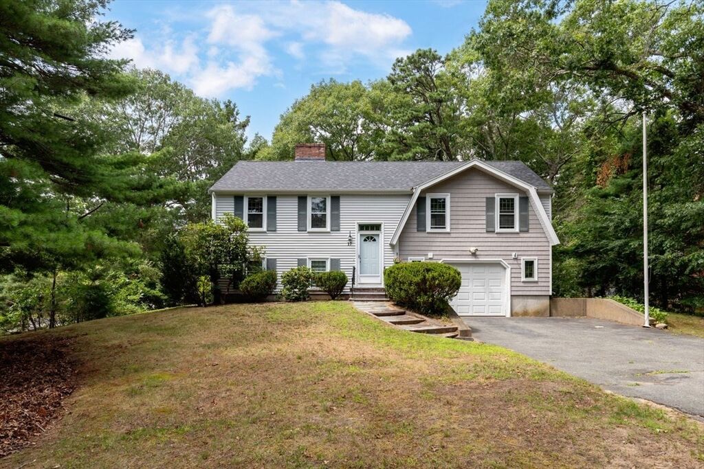 Property Photo:  17 West Pond Road  MA 02360 