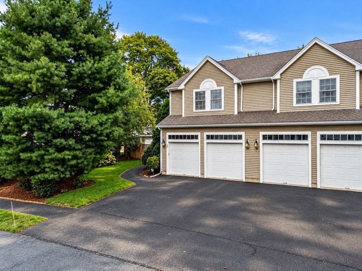 Property Photo:  65 Crescent Rd 65  MA 02494 