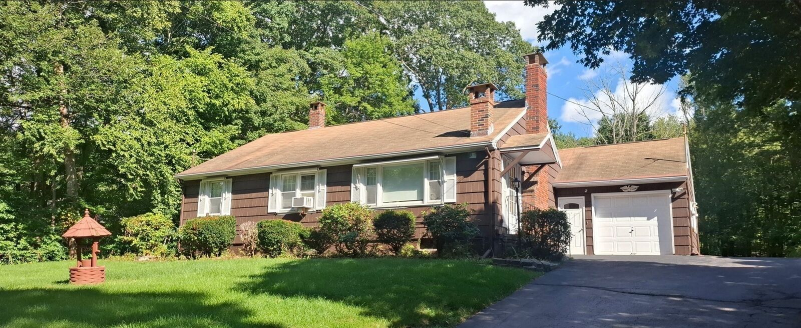 Property Photo:  128 Sutton Road  MA 01570 