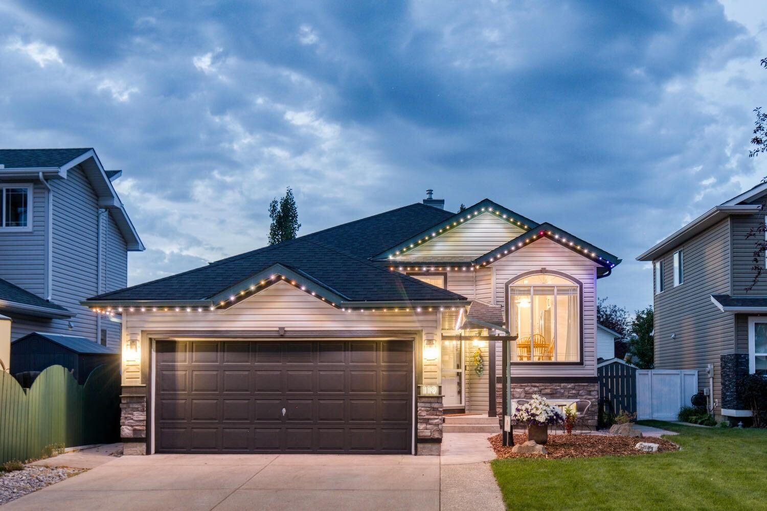 Property Photo:  119 Stonegate Crescent NW  AB T4B 2P2 