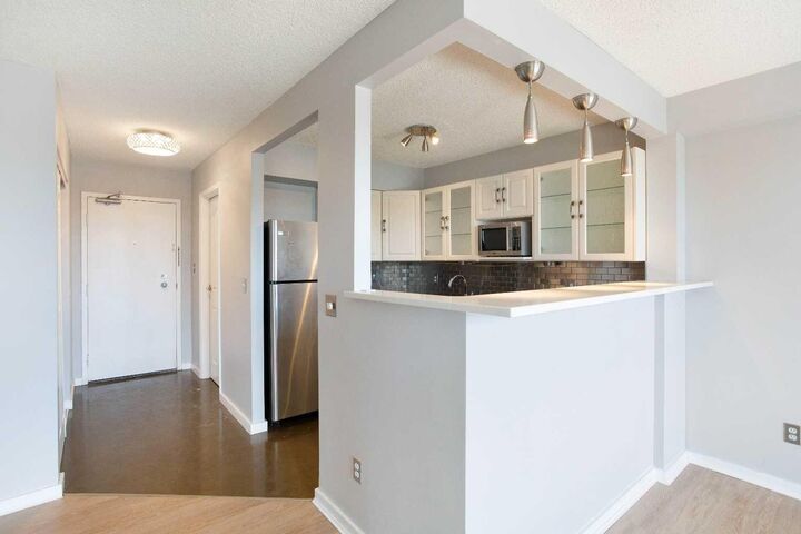 Property Photo:  1414 5 Street SW 803  AB T2R 0Y8 