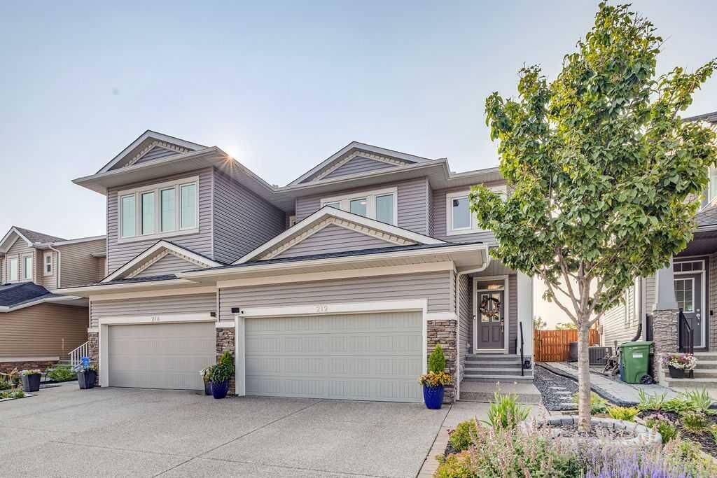Property Photo:  212 Evansglen Close NW  AB T3P 0P2 