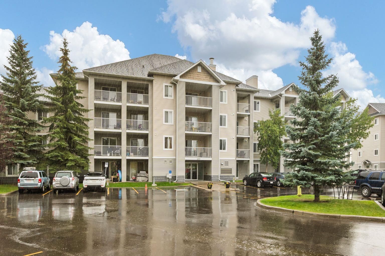 Property Photo:  1620 70 Street SE 4409  AB T2A 7Z2 