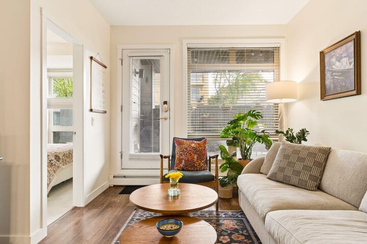Property Photo:  823 5 Avenue NW 118  AB T2N 0R5 