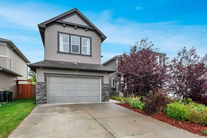 Property Photo:  32 Lakewood Circle  AB T1P 0G6 