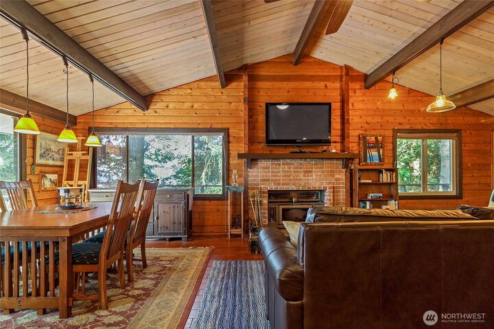 Property Photo: 2110 Gull Way WA 98282