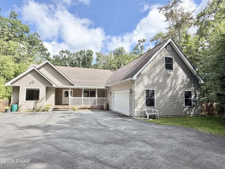 Property Photo:  809 Maple Leaf Court  PA 18428 