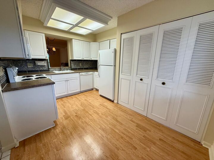 Property Photo: 2212 S Cypress Bend Drive 303 FL 33069