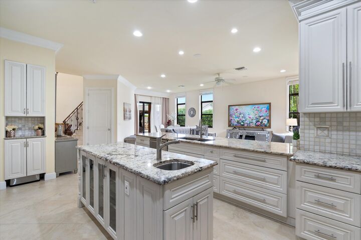 Property Photo:  301 Sandalwood Lane  FL 33487 