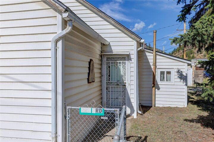 Property Photo:  223 3rd Avenue  CO 80452 