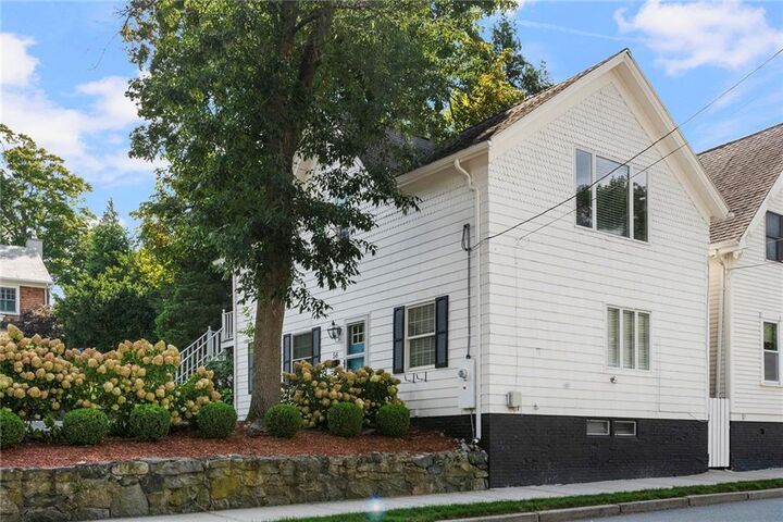 Property Photo:  56 Fort Avenue  RI 02905 