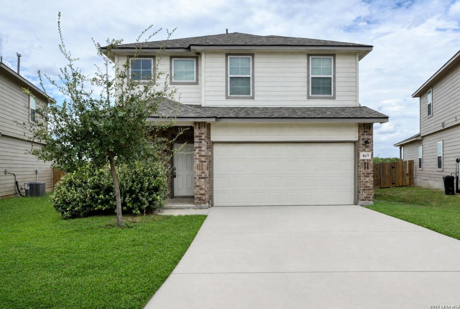 Property Photo: 469 Middle Green Loop TX 78114