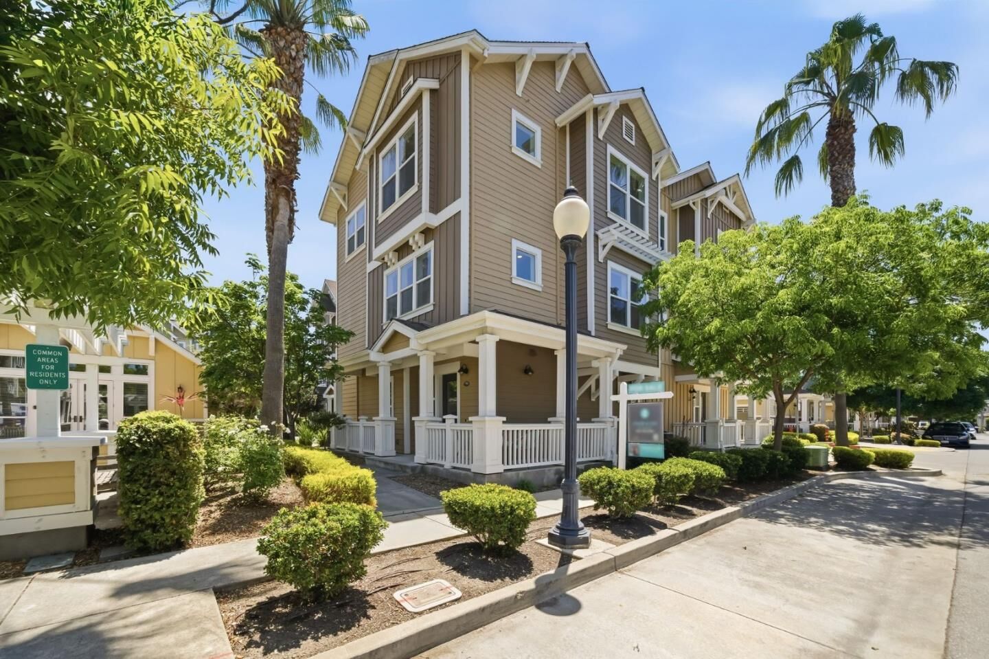 Property Photo:  1908 Aberdeen Lane  CA 94043 