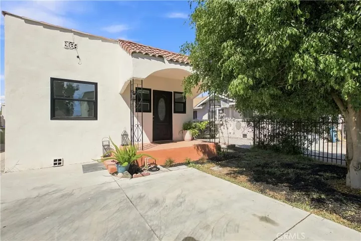 Property Photo:  123 E 108th  CA 90061 