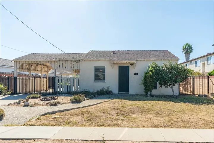 Property Photo:  16023 S Manhattan Place  CA 90247 
