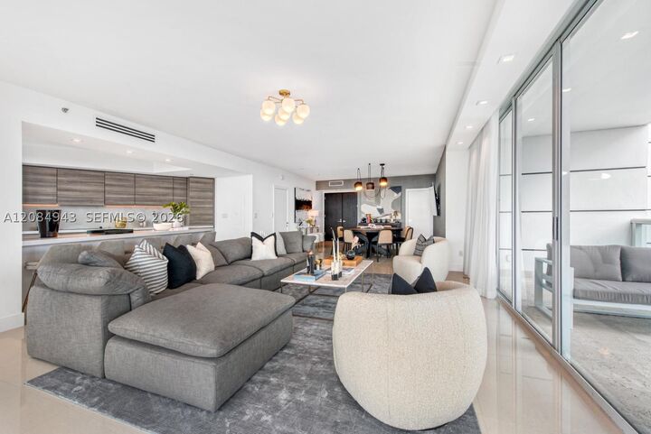 Property Photo: 2127 Brickell Ave 1605 FL 33129