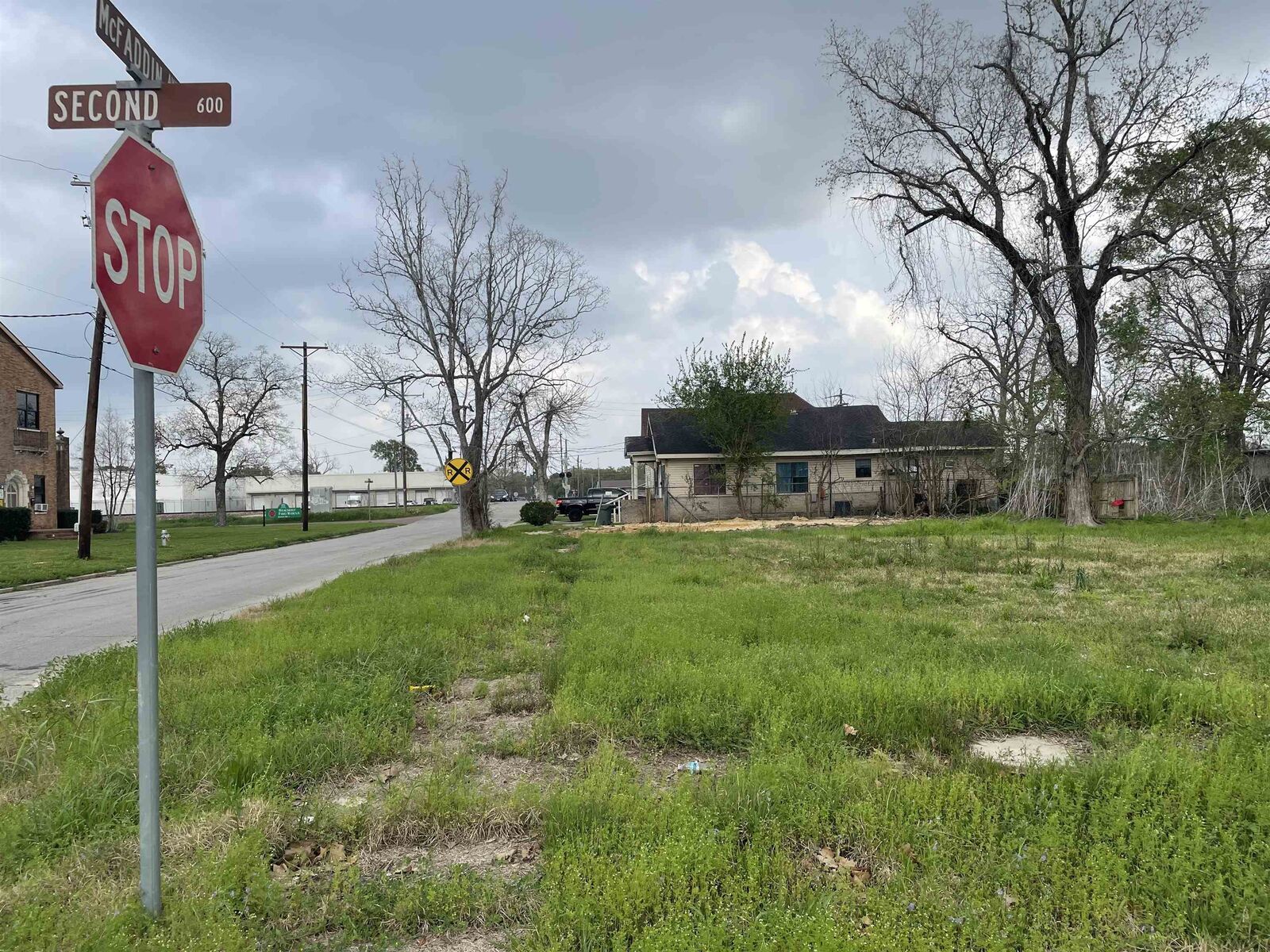 Property Photo: 562 2nd St TX 77701