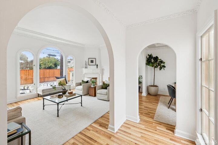 Property Photo: 162 Seneca Avenue CA 94112