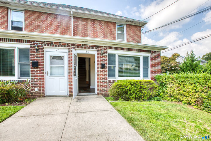Property Photo:  126 Pemberwick Road Right Side  CT 06831 