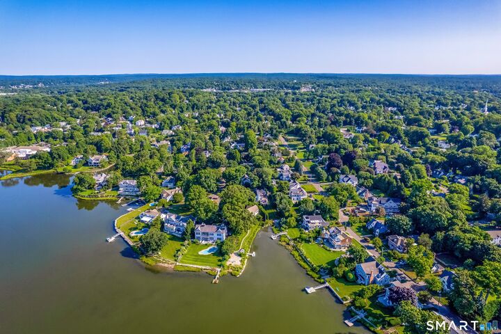 Property Photo:  20 Lighthouse Way  CT 06820 