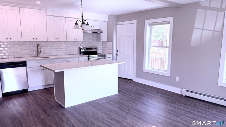 Property Photo:  105 Willetts Avenue  CT 06320 