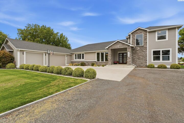 Property Photo:  24508 S Oak St  WA 99337 