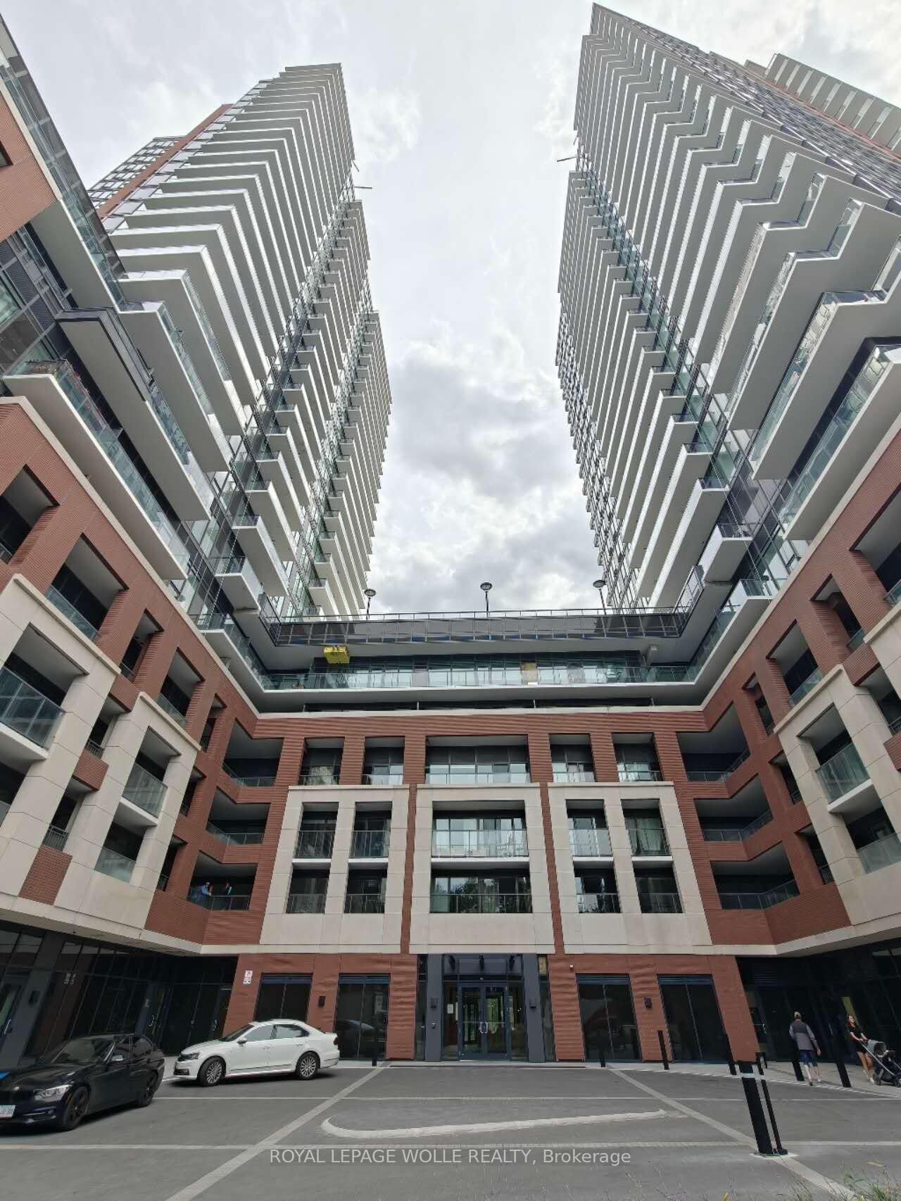 Property Photo:  4010 Eglinton Avenue W 2005  ON M9A 0G5 