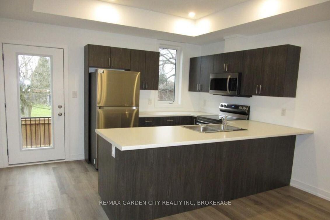 Property Photo:  781 Clare Avenue 322  ON L3C 0K1 