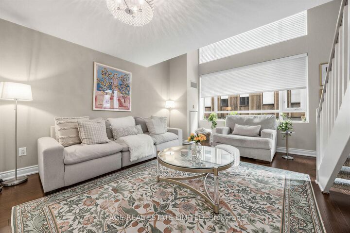 Property Photo:  80 Cumberland Street 303  ON M5R 3V1 