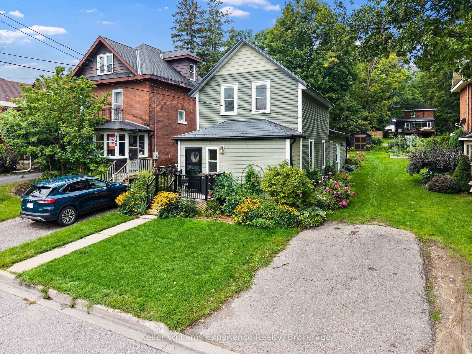 Property Photo:  344 Second Street  ON L4R 3R3 