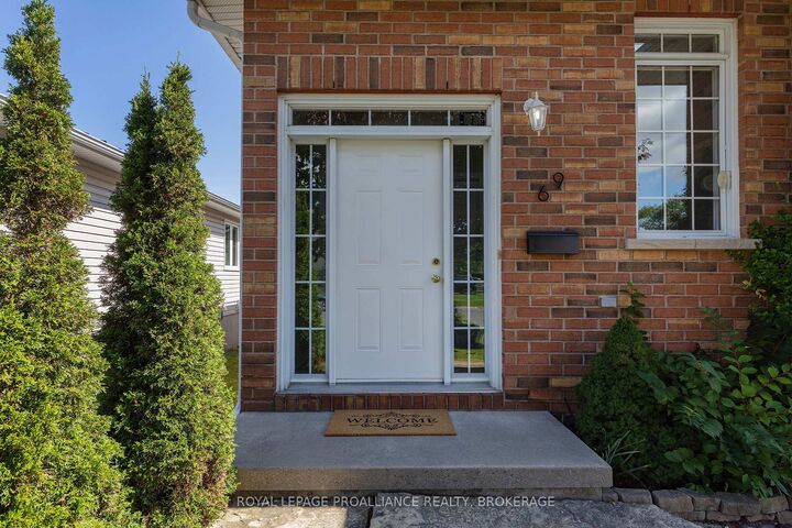 Property Photo:  69 Wiley Street  ON K7K 5B3 