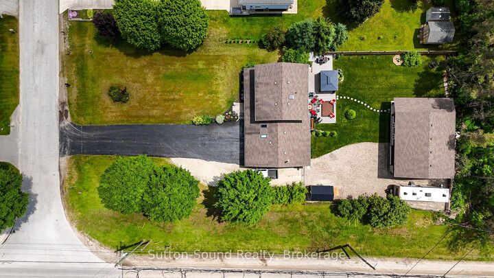 Property Photo:  35 Pine Tree Drive  ON N0H 1P0 