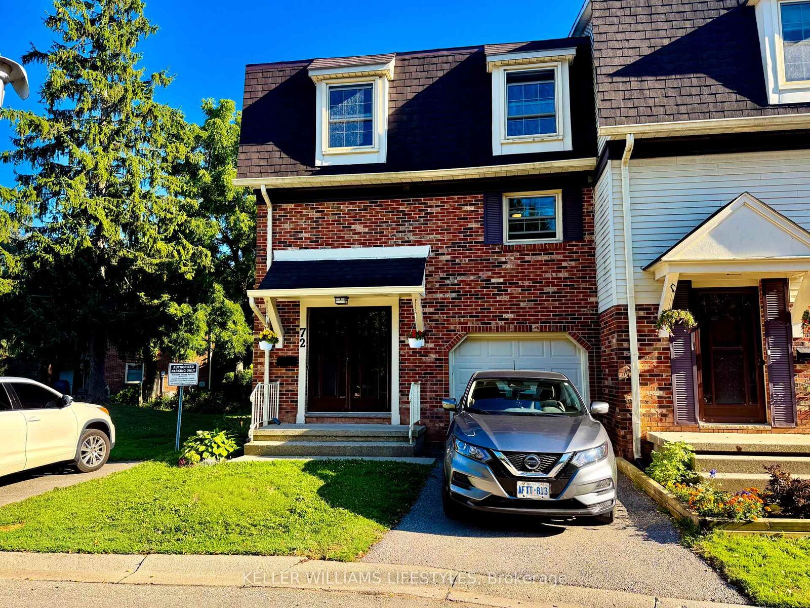 Property Photo: 900 Pond View Road 72 ON N5Z 4L7
