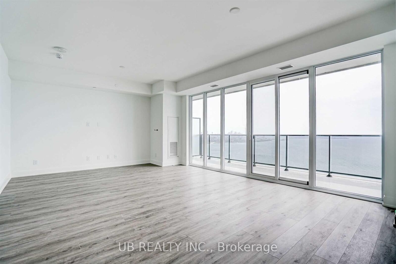 Property Photo:  70 Annie Craig Drive 5005  ON M8V 0C4 